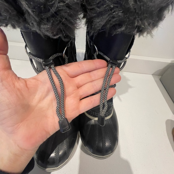 $200 Sorel Joan Of Arctic Black Fur winter waterproof warm Boots Size 6 (EU 38) - Picture 8 of 9
